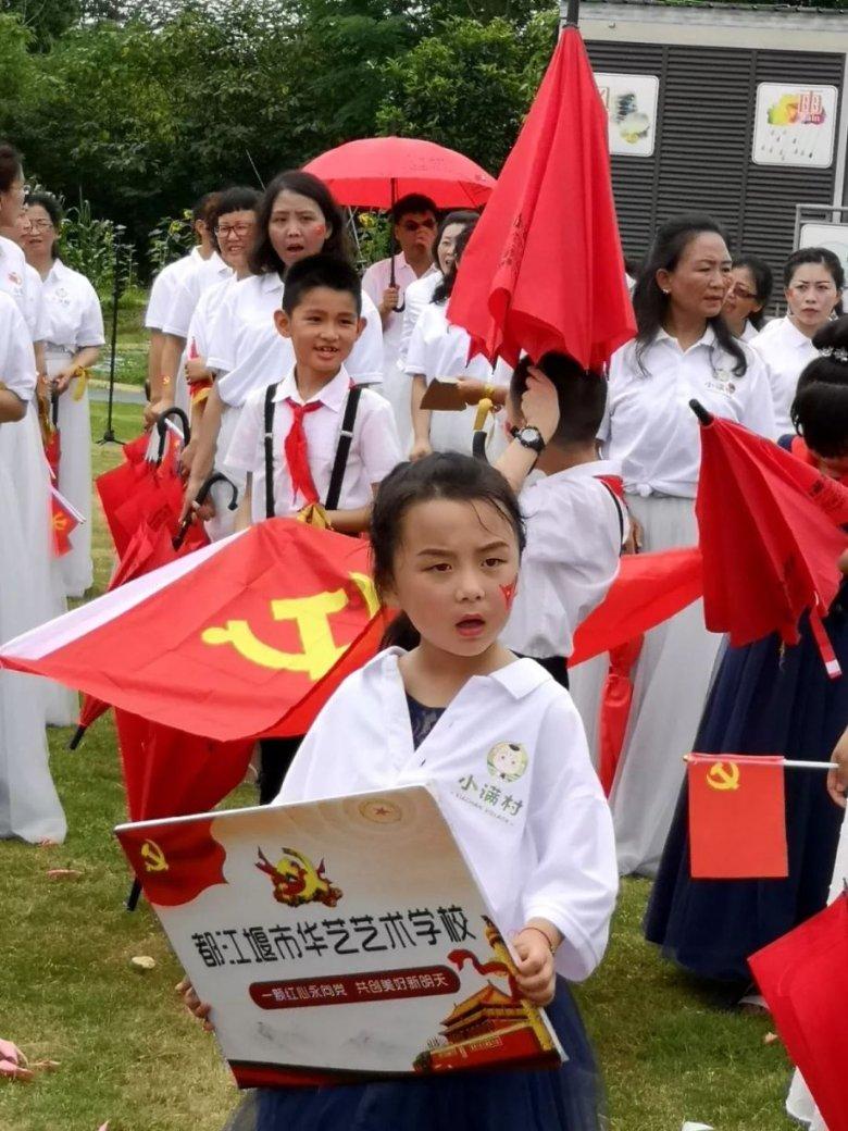 妻子助其留学，学成归来养情人，章士钊真的是负心汉吗？游戏画面
